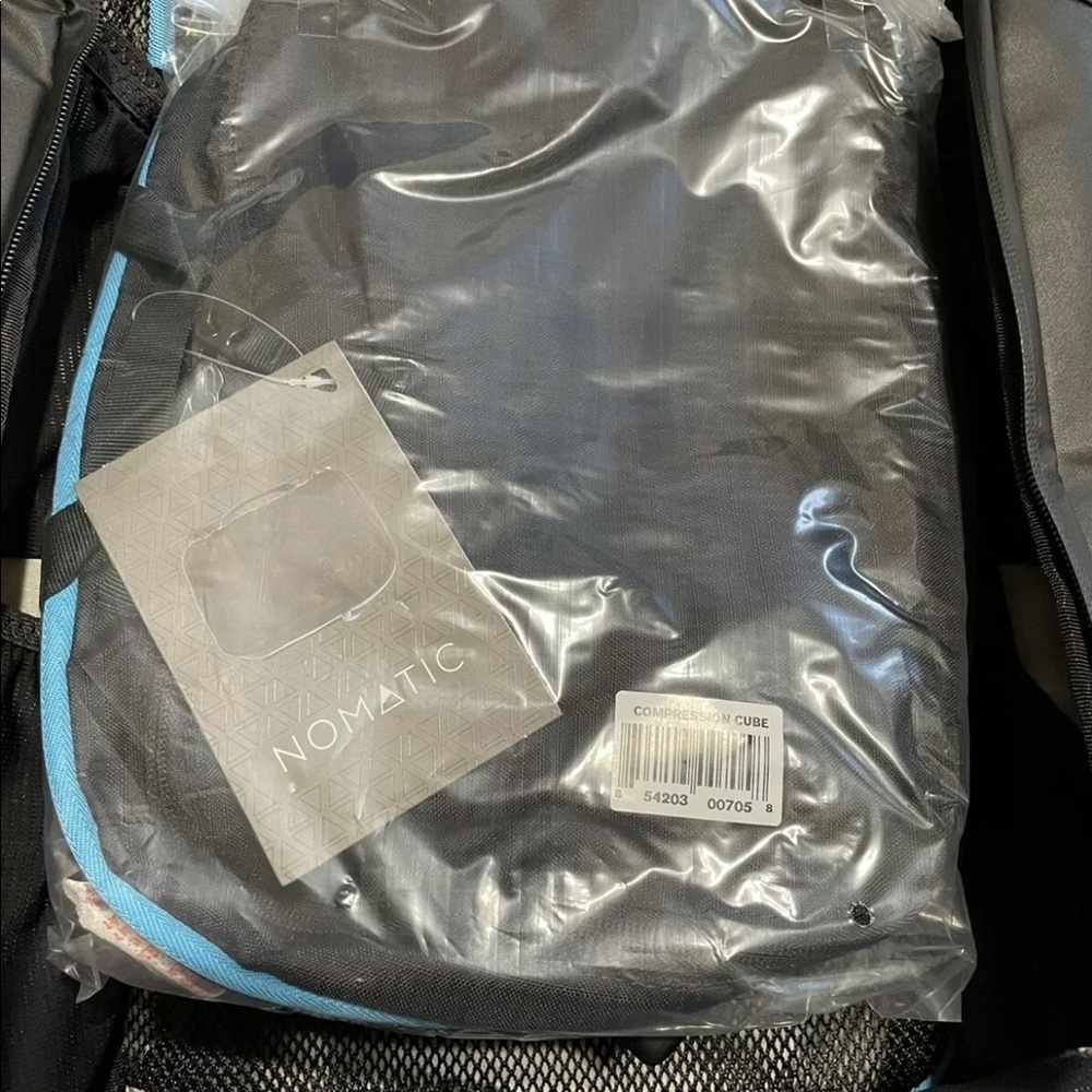 Nomatic Travel Pack Backpack - Picture 8 of 9